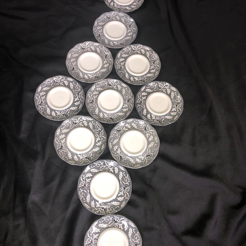 J & G Meakin Sterling Renaissance teacup saucers